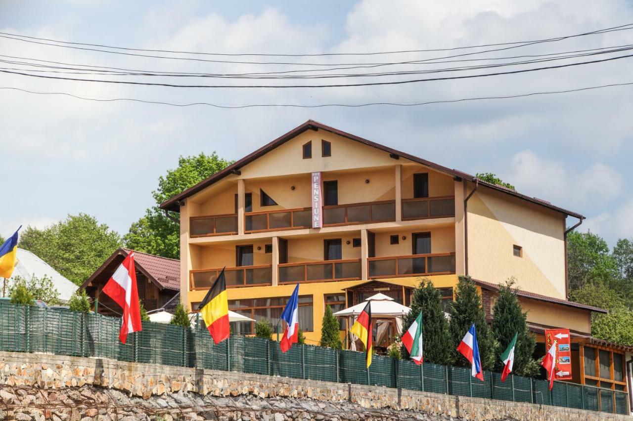 Hotel Pensiunea Nicol Valea Iasului Exteriér fotografie